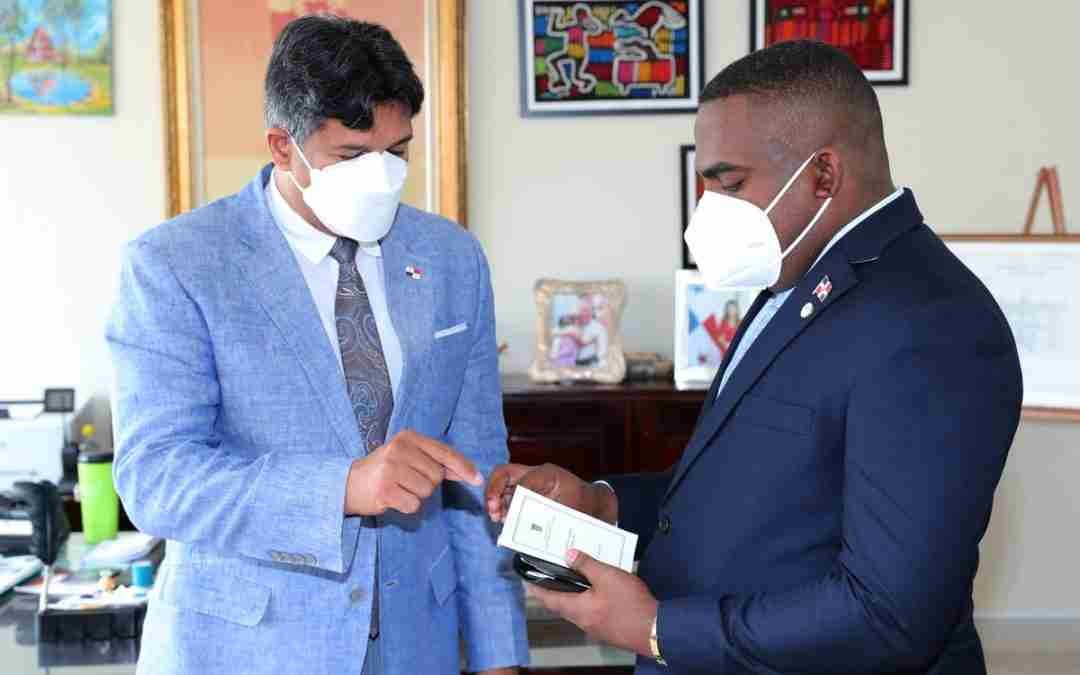 Gobierno de Panamá acredita a vicecónsul de República Dominicana, LEONEL ENRIQUE CURIEL.