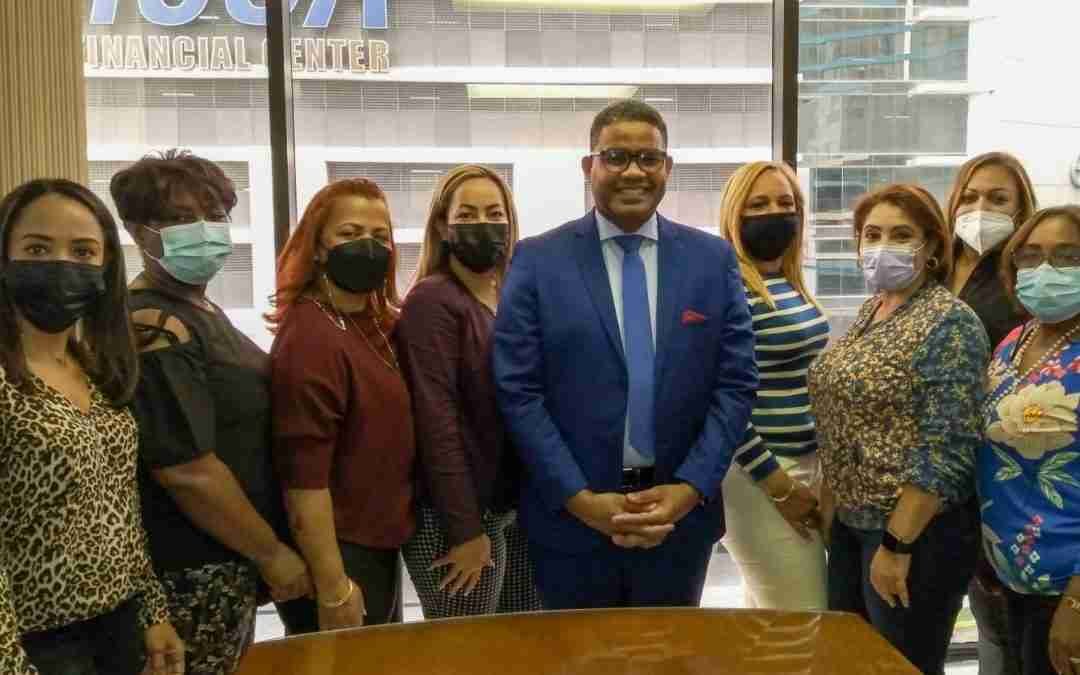 Cónsul y dominicanas analizan situación sector de belleza en Panamá